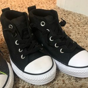 NEW - Boys Converse All Star Sneakers size 1 US